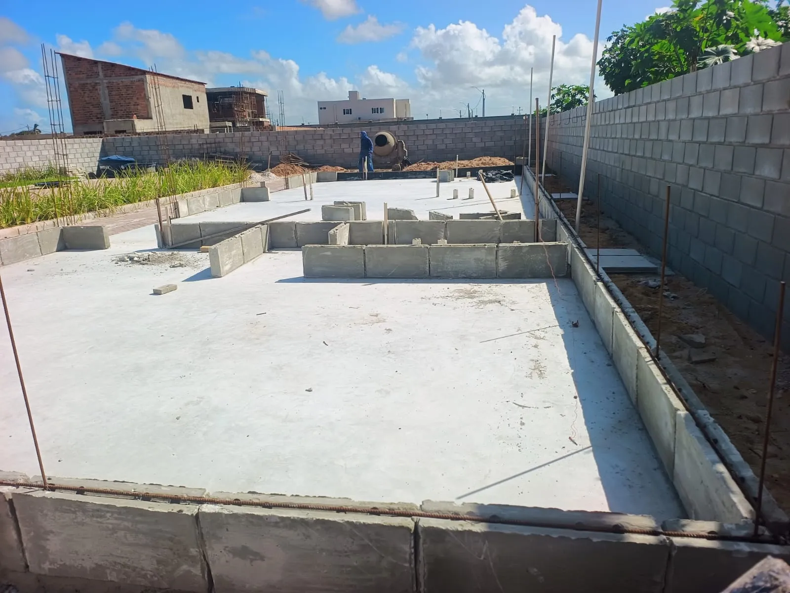 Fundação de um dos blocos de casas